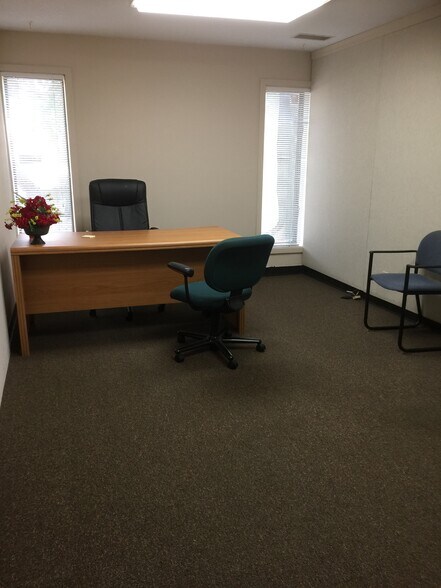 More Photos Of 7180 W 107th St, Overland Park Office For Lease