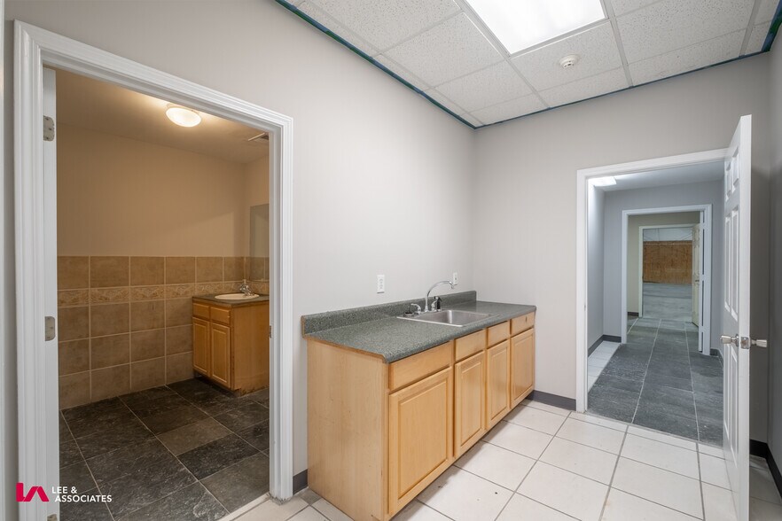 More Photos Of 1601 Lester Rd, Conyers Light Distribution For Lease