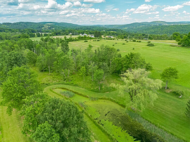 More Photos Of 175 Decoverly Lane, Falls Specialty For Sale