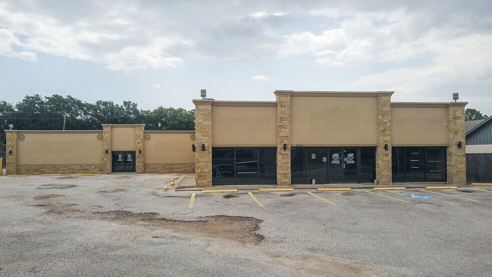 More Photos Of 6602 N Navarro St, Victoria General Retail For Sale