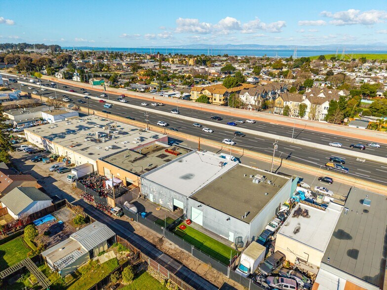 More Photos Of 790-800 S Amphlett Blvd, San Mateo Warehouse For Lease