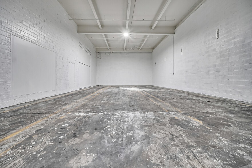 More Photos Of 799 E 73rd St, Cleveland Warehouse For Lease