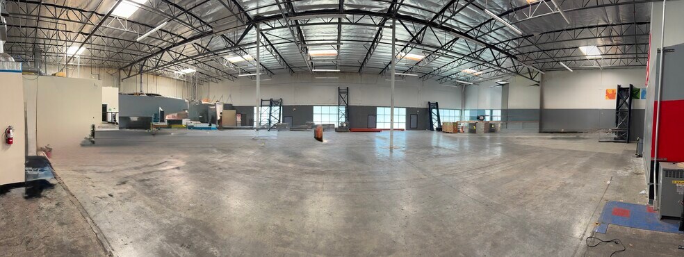 More Photos Of 1980 Goodyear Ave, Ventura Warehouse For Lease