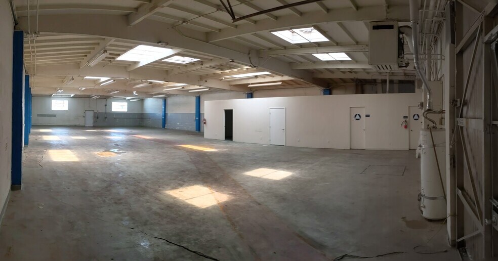 More Photos Of 936 W Hyde Park Blvd, Inglewood Manufacturing For Lease