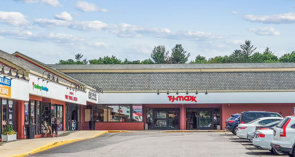 Primary Photo Of 421-437 Boston Post Rd, Sudbury Unknown For Lease