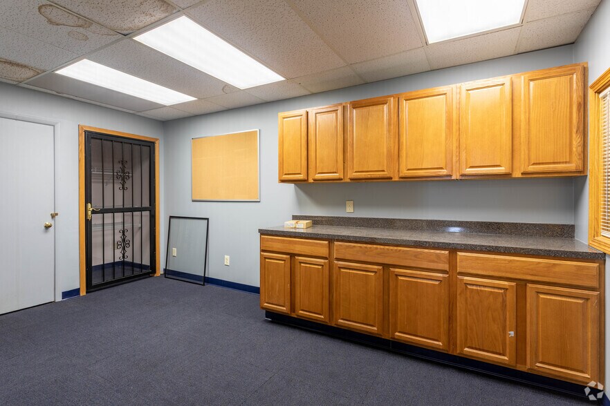 More Photos Of 6161 Busch Blvd, Columbus Office For Lease