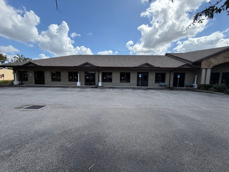 More Photos Of 5260 Duncan Rd, Punta Gorda Showroom For Lease