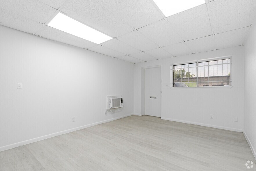 More Photos Of 14518 Hempstead Hwy, Houston Unknown For Lease