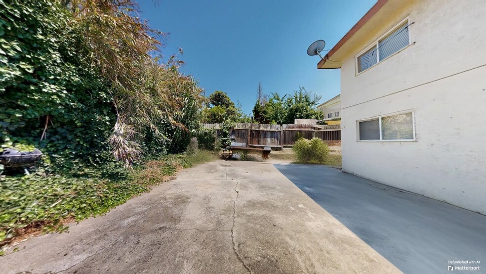 More Photos Of 2120 E 22nd St, Oakland Apartments For Sale