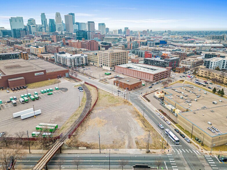 More Photos Of 129 Plymouth, Minneapolis Land For Lease