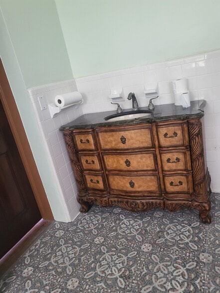 More Photos Of 3300 Grand Island Shores Rd, Grand Island Lodge Meeting Hall For Sale