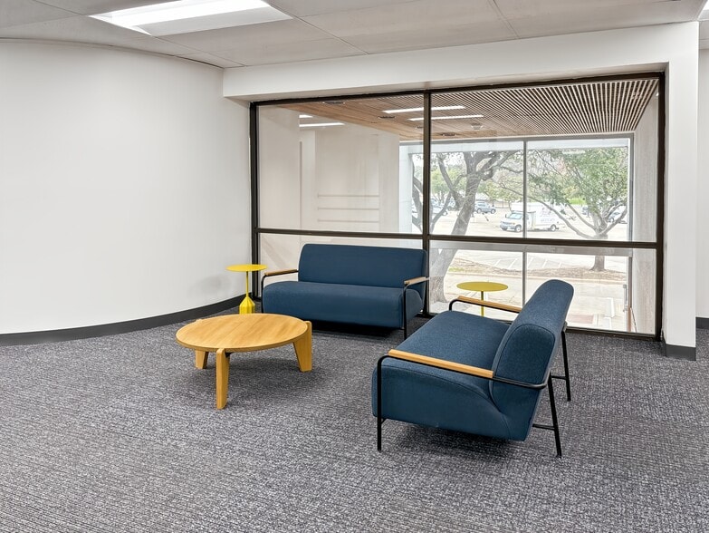 More Photos Of 320 Decker Dr, Irving Coworking Space