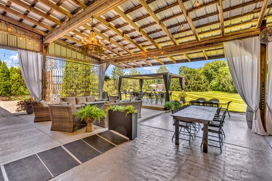 More Photos Of 8 E 3rd Ave, Mount Sterling Specialty For Sale