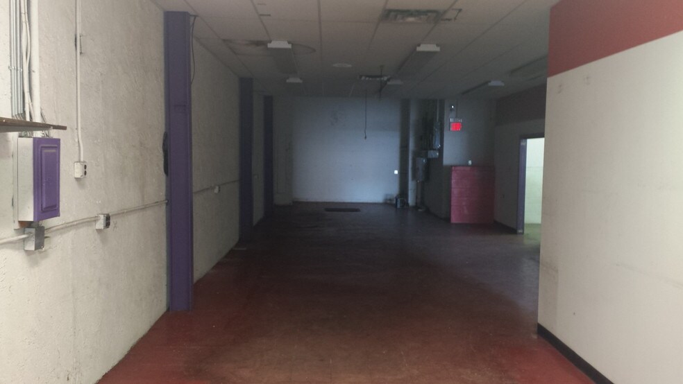 More Photos Of 16 Weyman Ave, New Rochelle Freestanding For Lease