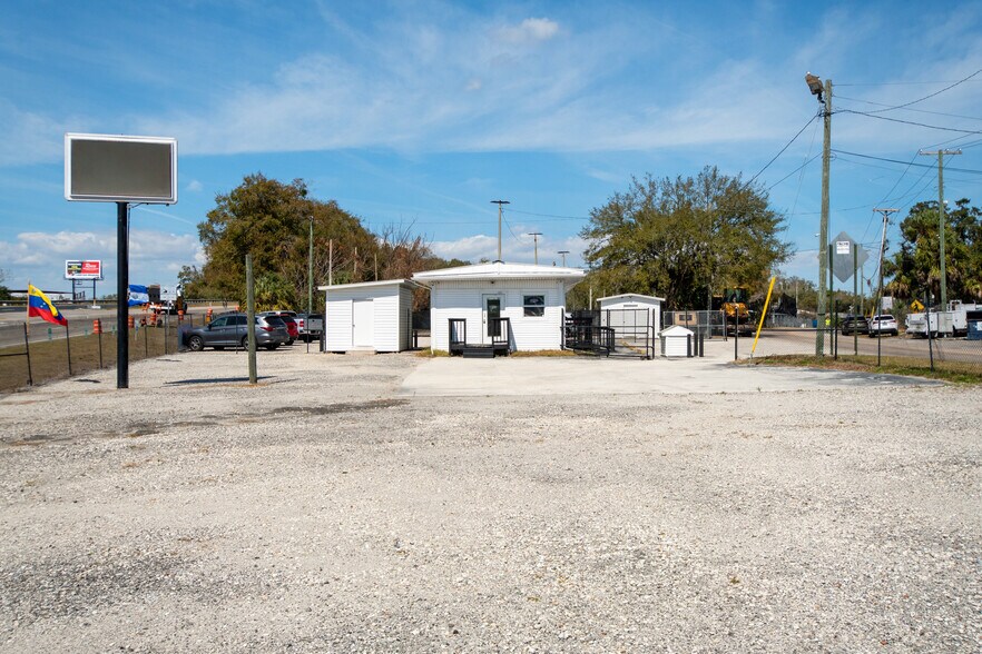 More Photos Of 7116 Rose Ave, Orlando Auto Dealership For Sale