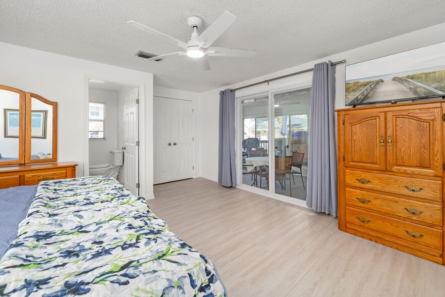 More Photos Of 9022 Midnight Pass Rd, Sarasota Apartments For Sale