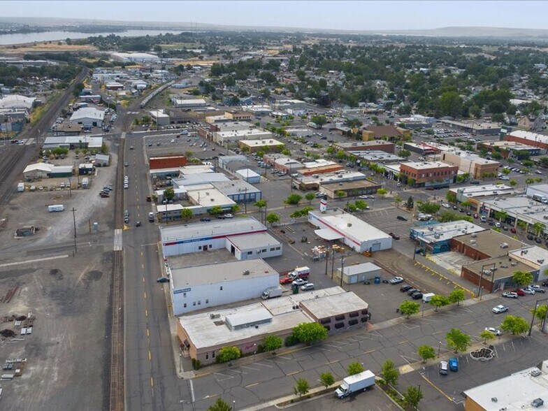 More Photos Of 110 N Cascade St, Kennewick Flex For Sale