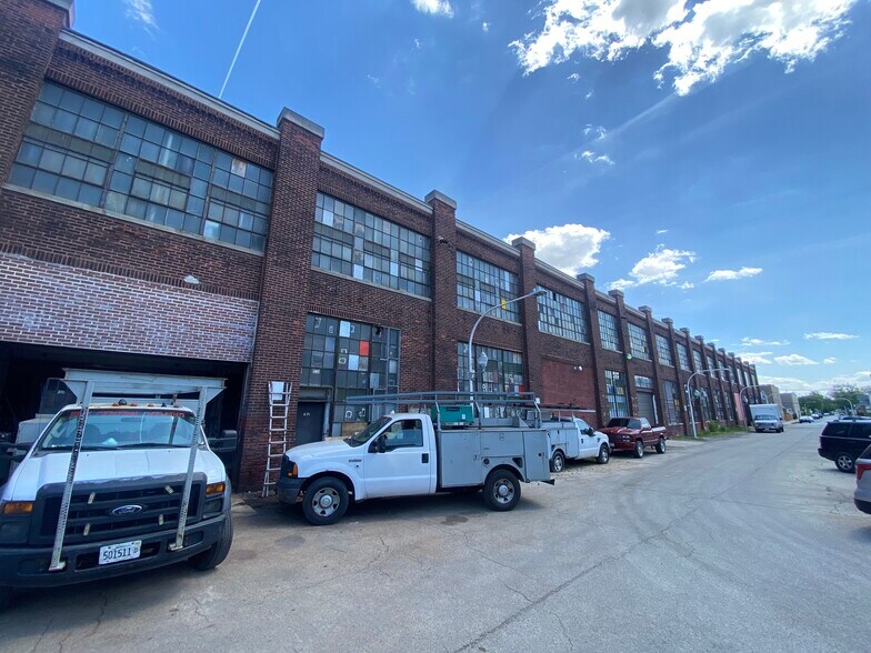 More Photos Of 4850 W Bloomingdale Ave, Chicago Warehouse For Sale