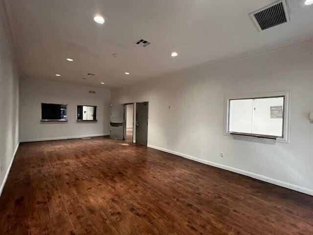 More Photos Of 21627-21629 Devonshire St, Chatsworth Storefront Retail Office For Lease