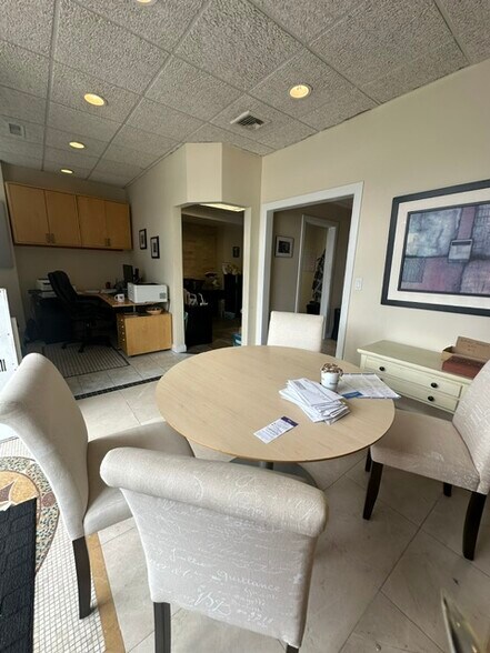 More Photos Of 2499 Long Beach Rd, Oceanside Showroom For Lease