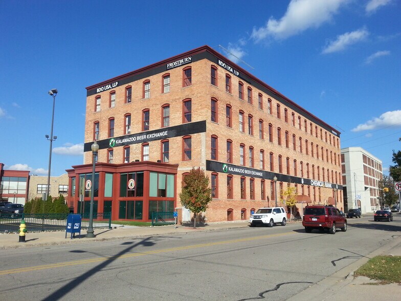 More Photos Of 211 E Water St, Kalamazoo Medical For Lease