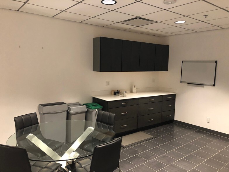 More Photos Of 950 Stephenson Hwy, Troy Loft Creative Space For Lease