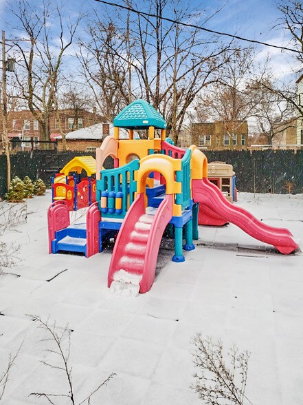 More Photos Of 3906 W Chicago Ave, Chicago Storefront For Sale