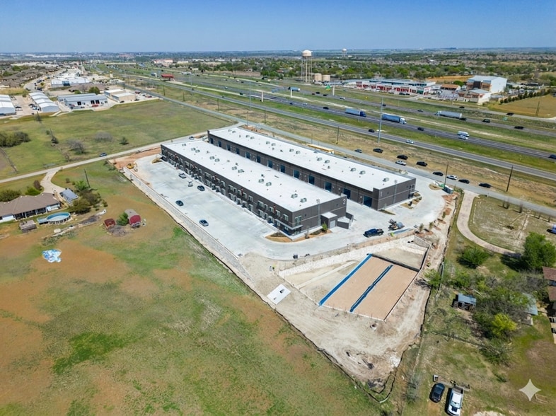 More Photos Of 1433 Chris Ln, Pflugerville Light Distribution For Lease