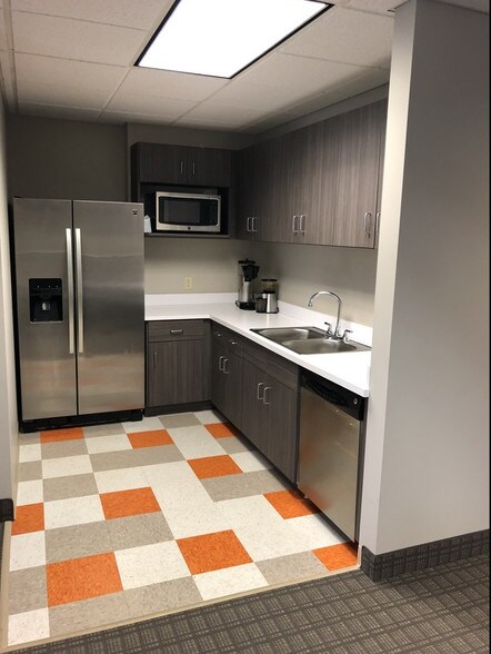 More Photos Of 5810 78th St W, Bloomington Office For Lease