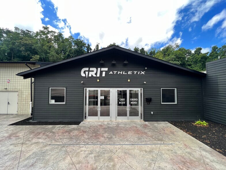 More Photos Of 2910 McKelvey Rd, Pittsburgh Freestanding For Sale