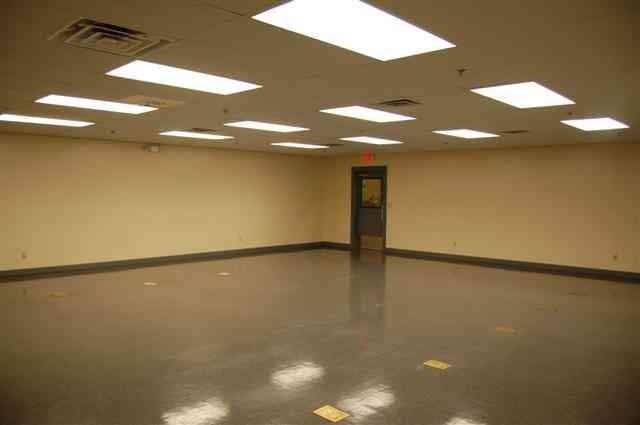 More Photos Of 1 Municipal Dr, Carrollton Distribution For Lease