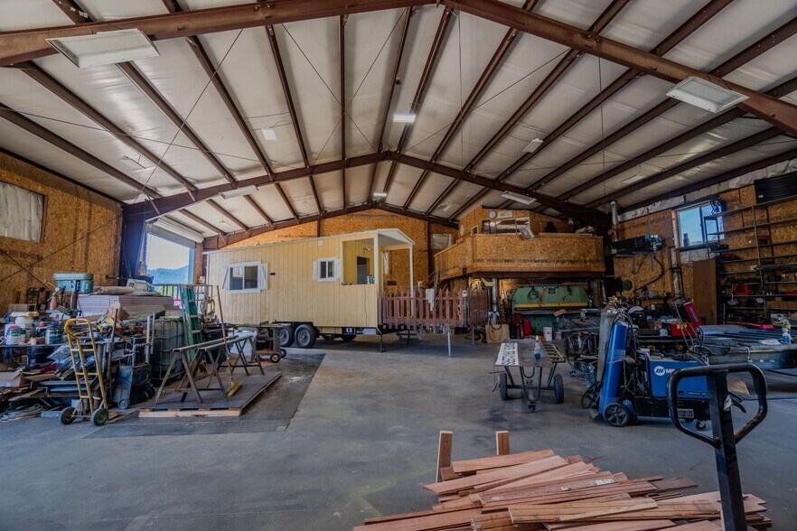 More Photos Of 215 Lawson Ln, Tenmile Warehouse For Sale