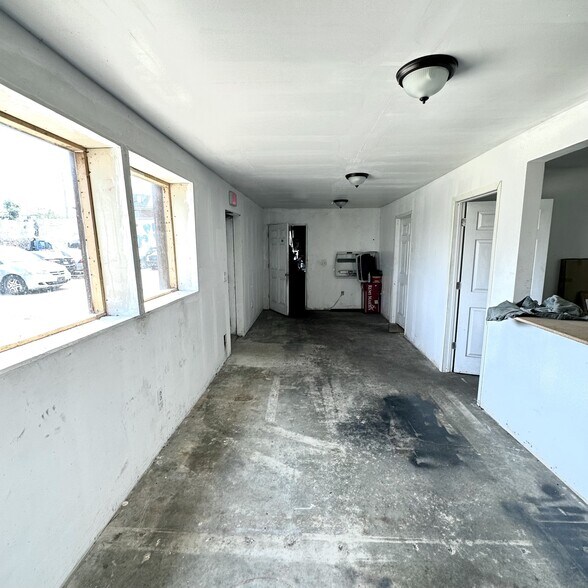 More Photos Of 13231 Conant St, Detroit Storefront Retail Office For Sale