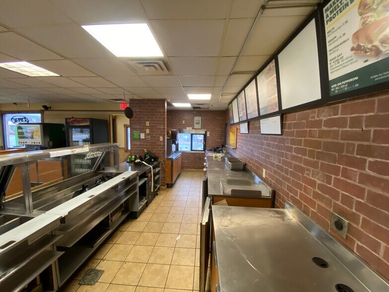 More Photos Of 7652 Mentor Ave, Mentor Fast Food For Sale