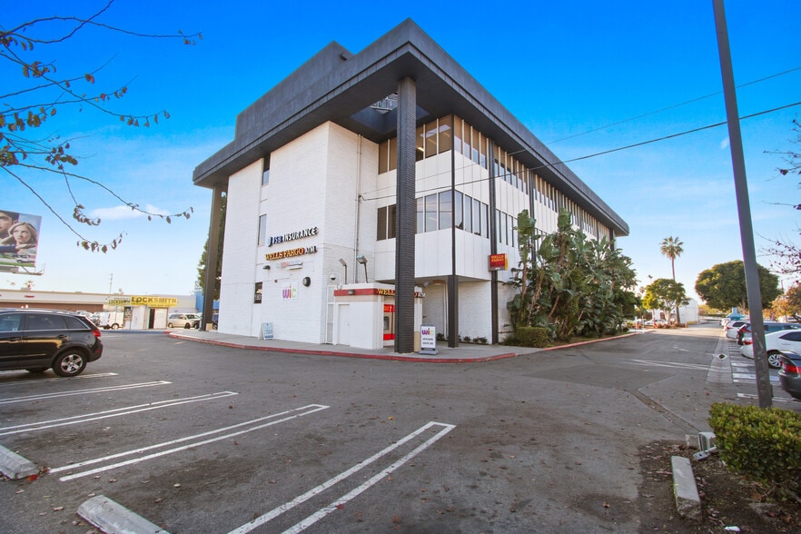 More Photos Of 1801-1843 La Cienega Blvd, Los Angeles Unknown For Lease