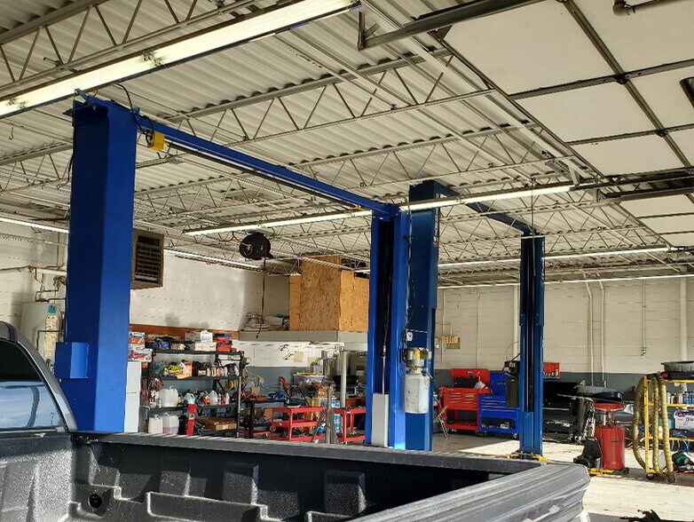 More Photos Of 127 W 162nd St, South Holland Auto Dealership For Sale