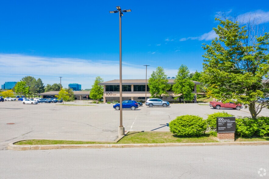 More Photos Of 100 Renfrew Dr, Markham Office For Lease