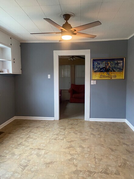 More Photos Of 2230 Old Springville Rd, Center Point Office For Sale