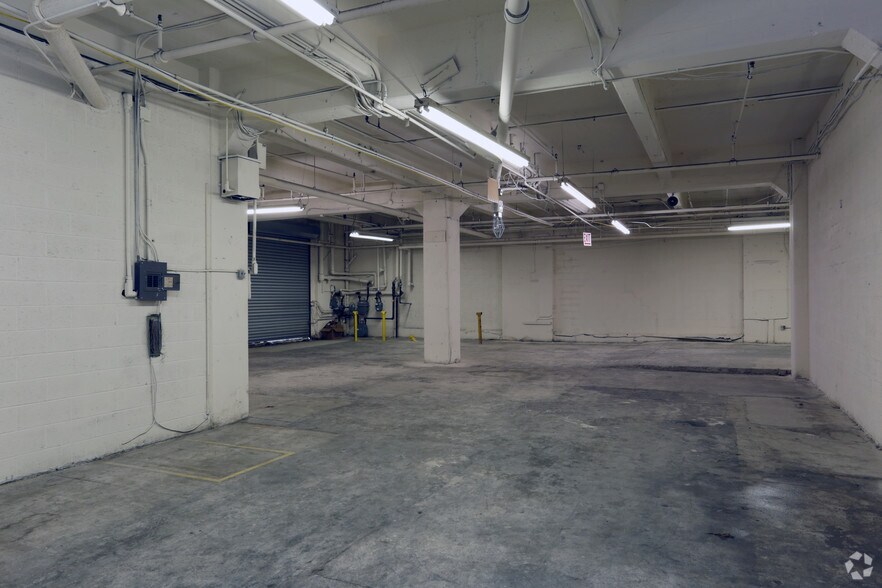 More Photos Of 545 N Arlington Ave, Bloomfield Manufacturing For Lease