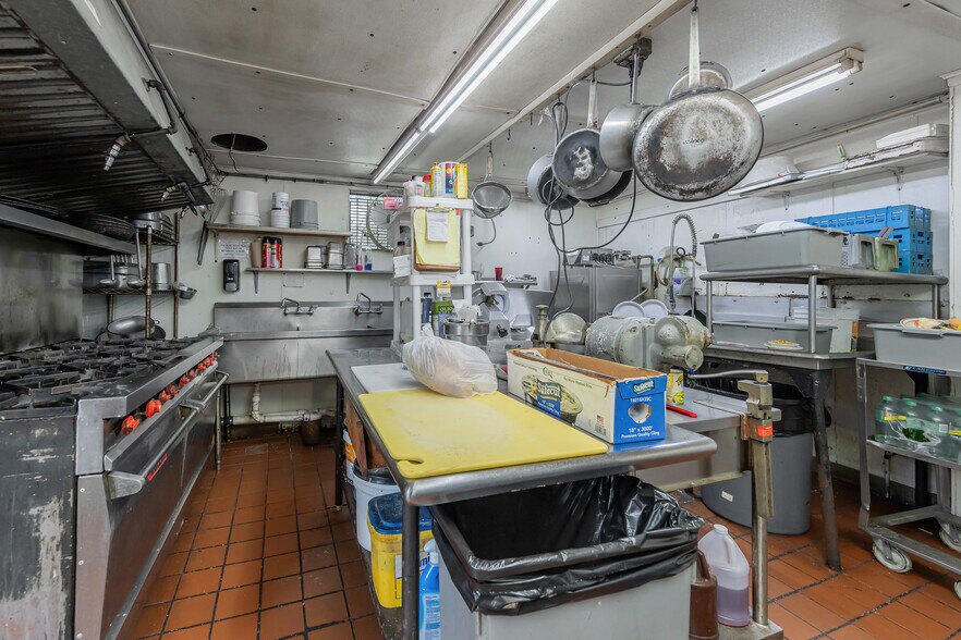 More Photos Of 113 W Broadway, Salem Restaurant For Sale