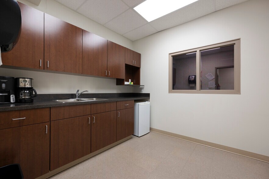 More Photos Of 380 Taiganova Cres, Fort McMurray Warehouse For Lease