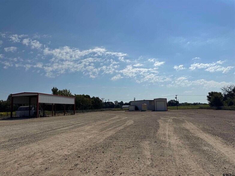 More Photos Of 9182 S US Highway 79, Palestine Service For Lease