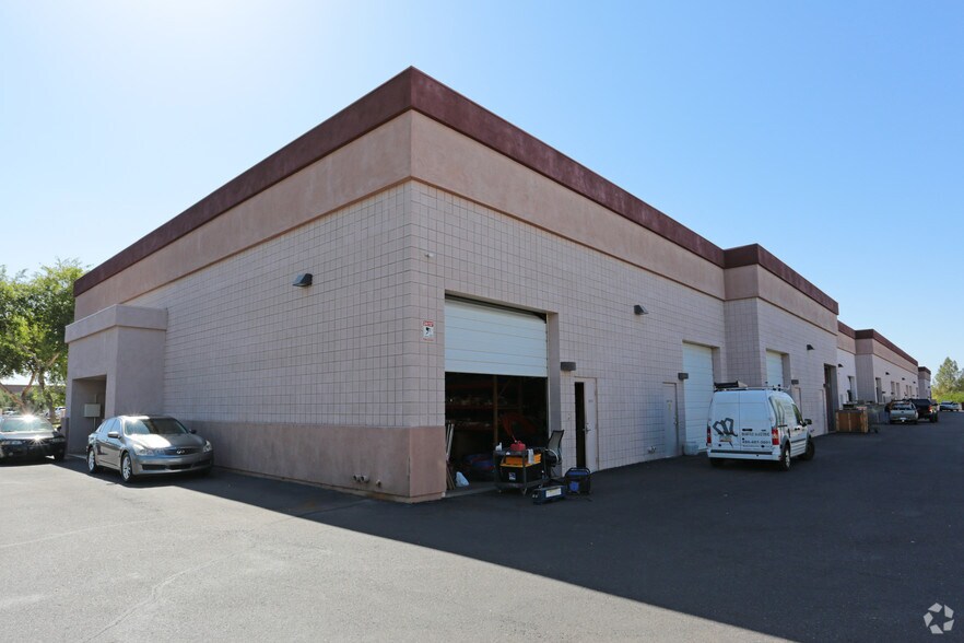 More Photos Of 1324 N Farrell Ct, Gilbert Warehouse For Lease