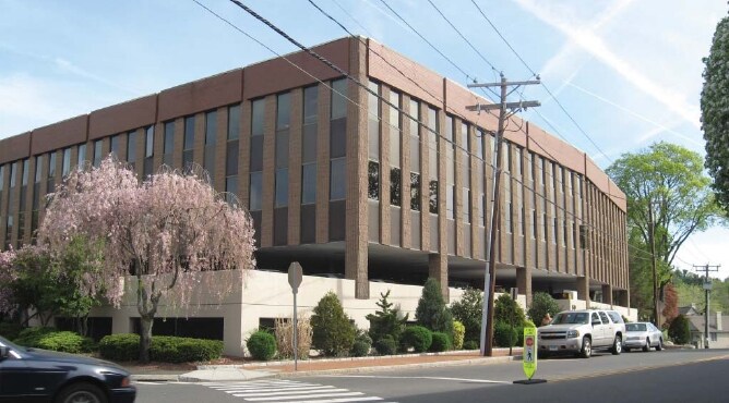 More Photos Of 50 Locust Ave, New Canaan Medical For Lease