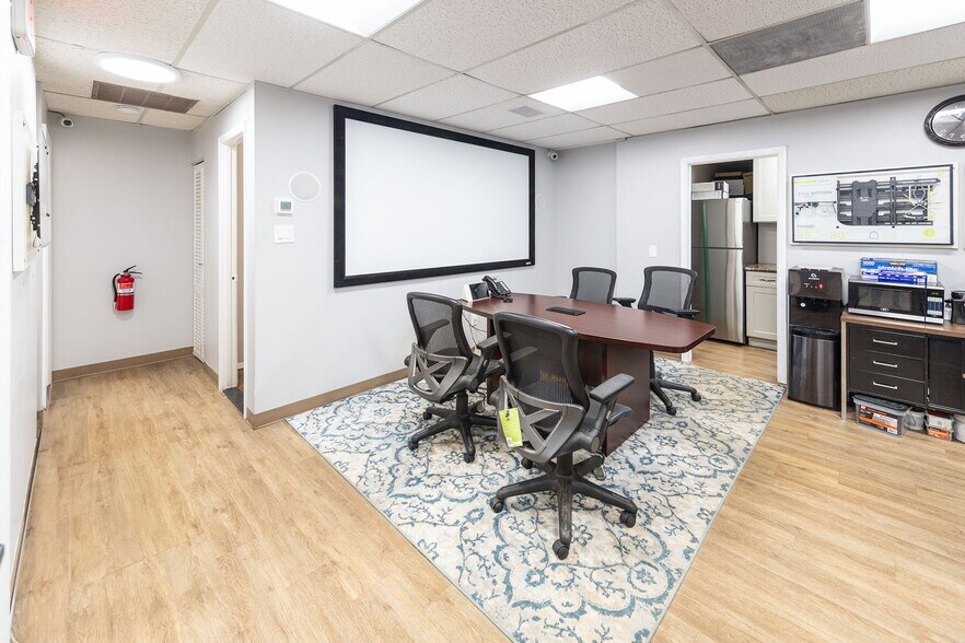 More Photos Of 6116 Rolling Rd, Springfield Medical For Sale