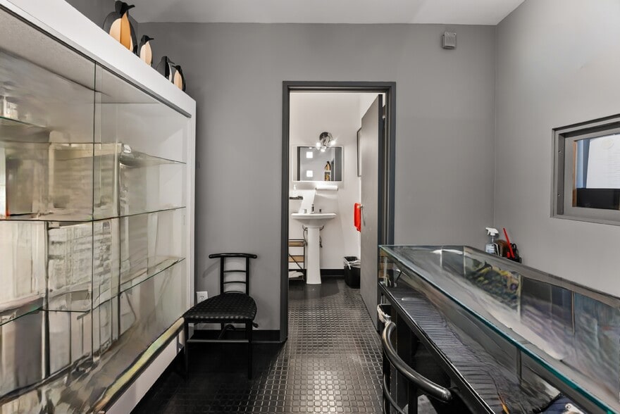 More Photos Of 3268 Motor Ave, Los Angeles Storefront Retail Office For Sale