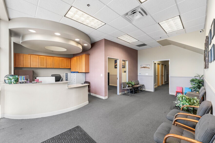 More Photos Of 514 Commerce Ave, Palmdale Medical For Sale