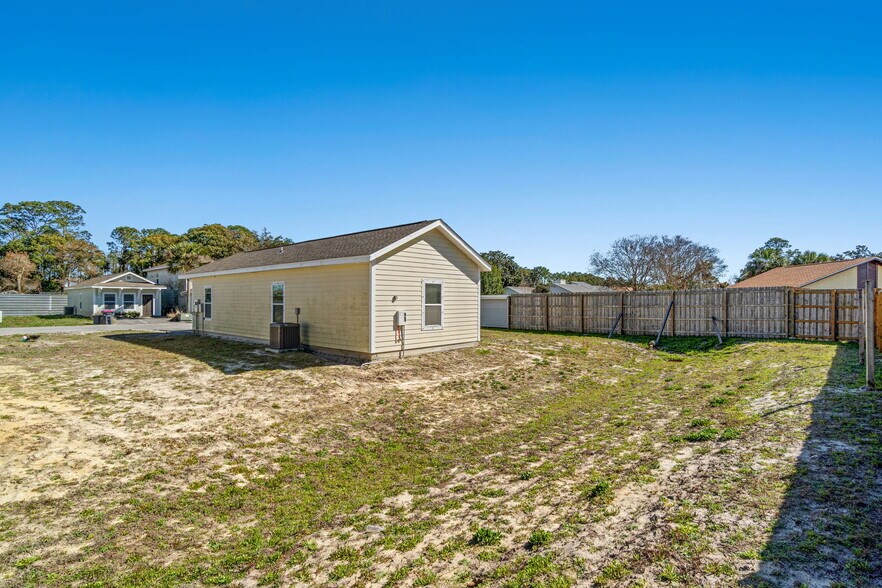 More Photos Of 2906 Sarah Jean Ct, Panama City Manufactured Housing Mobile Home Park For Sale