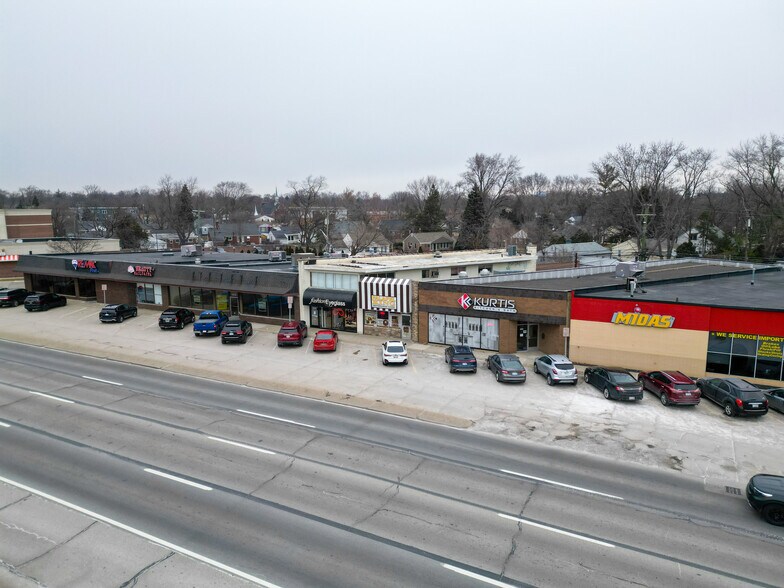 More Photos Of 32778-32782 Woodward Ave, Royal Oak General Retail For Sale