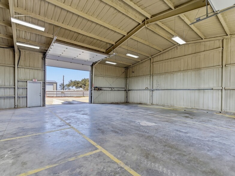 More Photos Of 1511 S Graham St, Stephenville General Retail For Sale